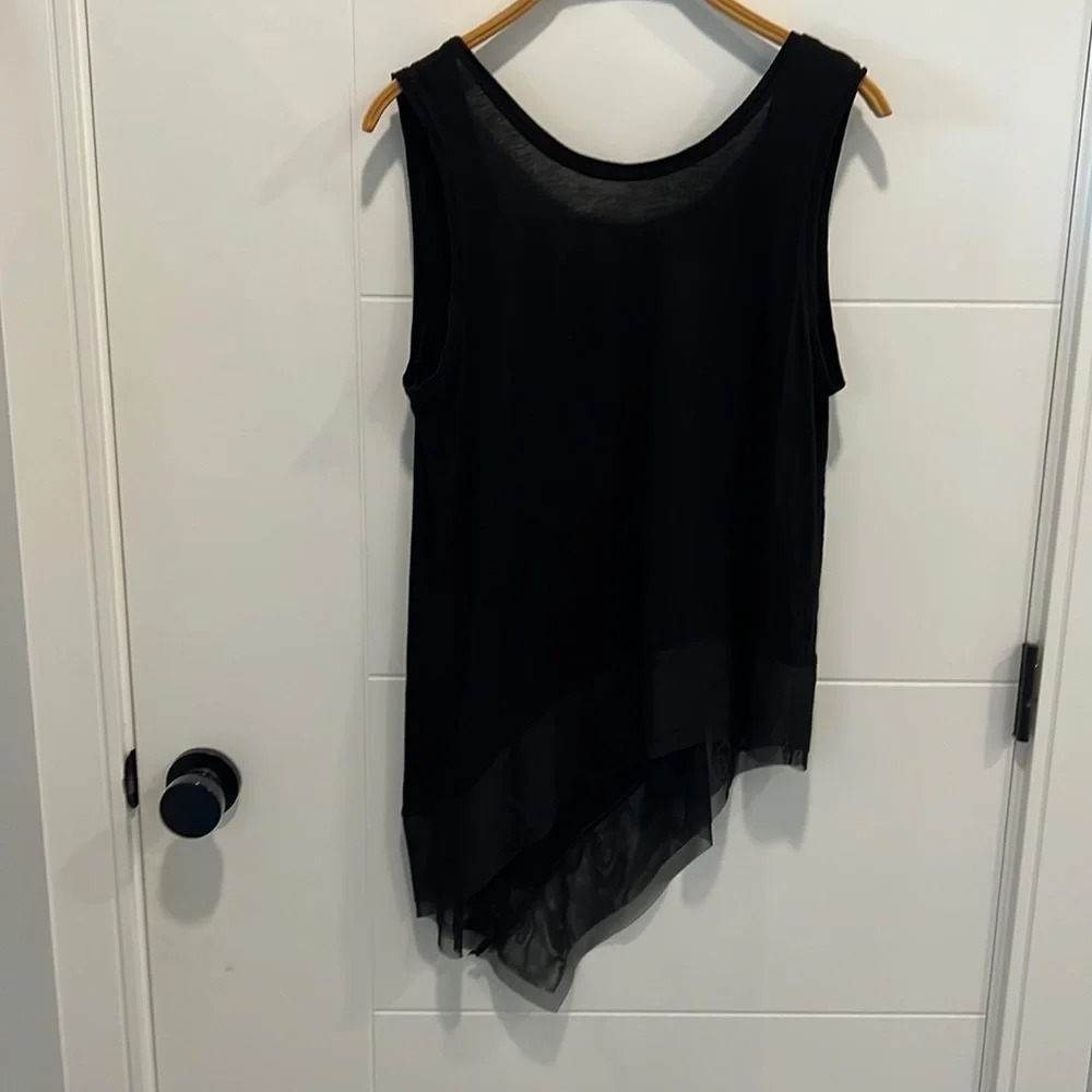 BCBGMAXAZRIA sleeveless  blouse size medium